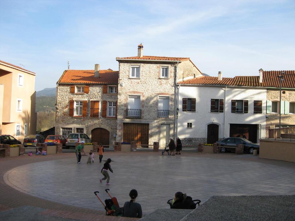 Appartement Centre Ville Du Boulou Pour 2 Adultes-2 Enfants- Check In 17H-21H--Juillet-Aout Reservation De 7 Jours Mini لو بولو المظهر الخارجي الصورة